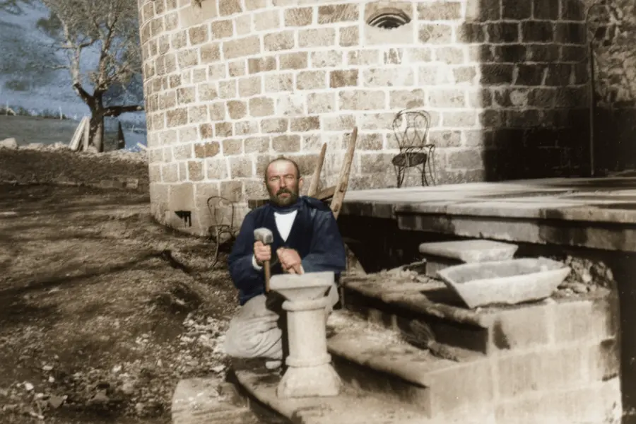 Tailleur de pierres au château à l'époque